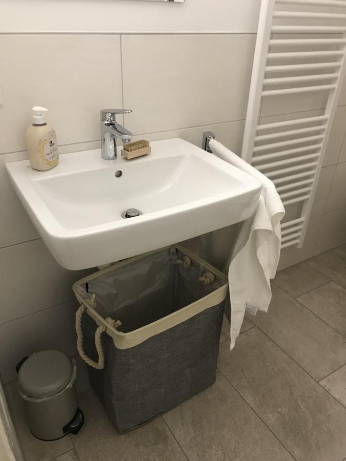 Schoenes Ferienappartment In Zell Am See: Zentral Gelegen Und Naehe Der Areitbahn Und Dem Zeller See Екстер'єр фото